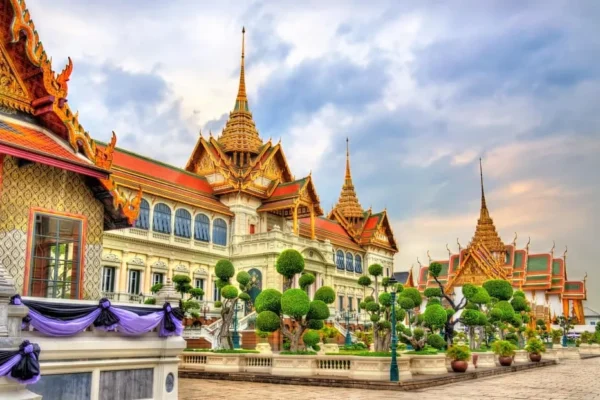 Grand Palace, Wat Pho, and Wat Arun Guided Tour