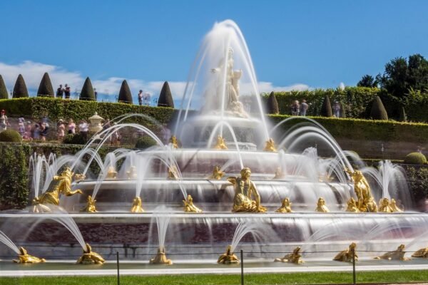 From Paris: Versailles Palace Live Tour with Gardens Access